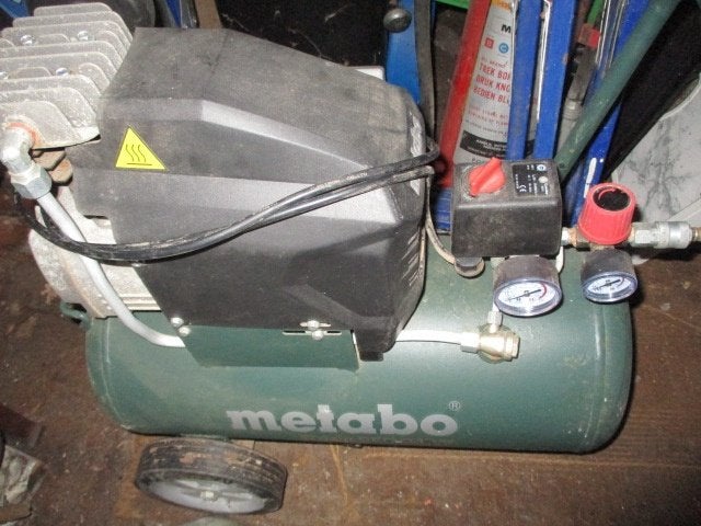Compressor Metabo, Ophalen, Gebruikt, 6 tot 10 bar, 25 tot 100 liter