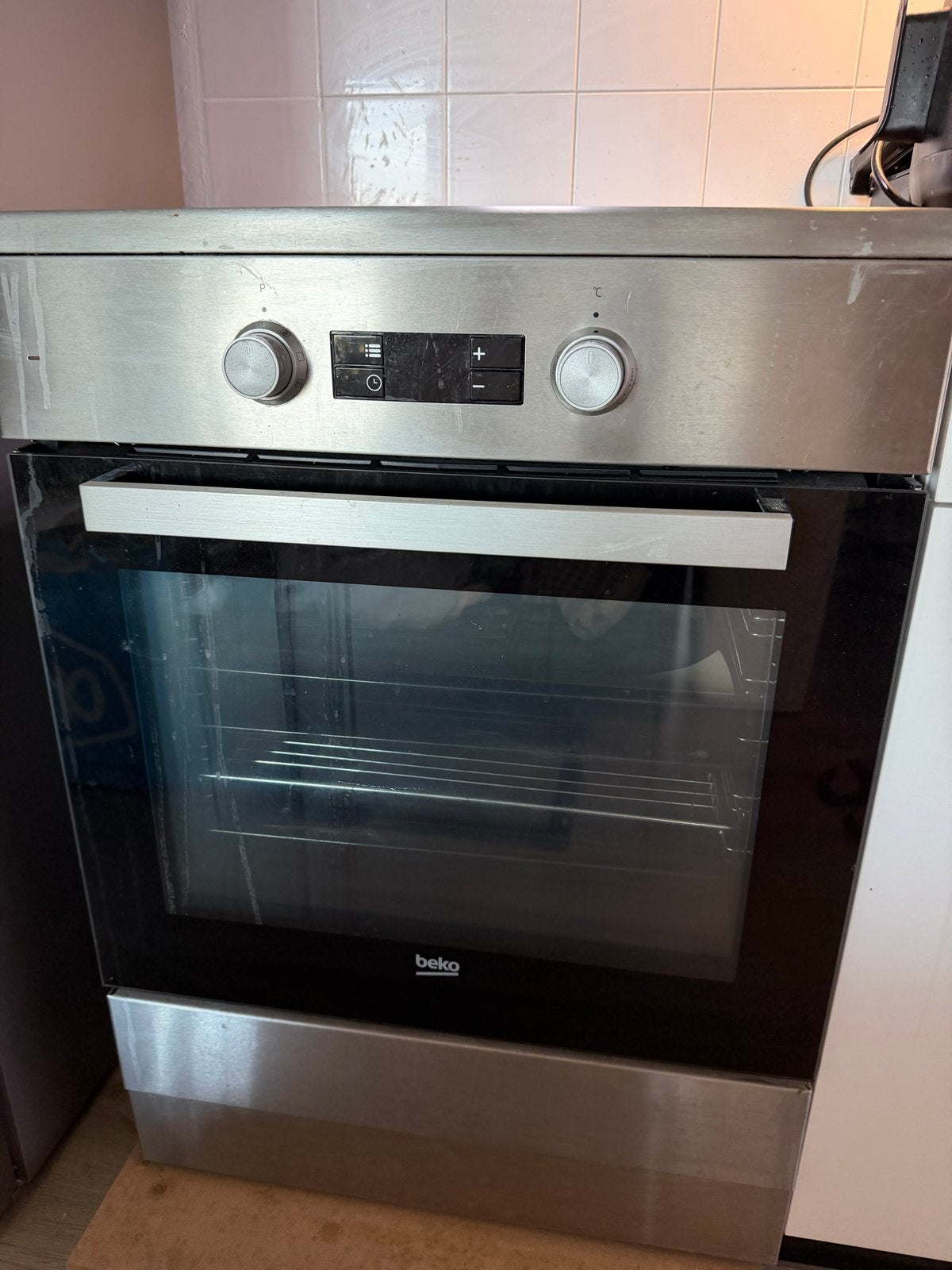 Beko inductiefornuis fase 3, Witgoed en Apparatuur, Ophalen, Gebruikt, Hete lucht, 60 cm of meer