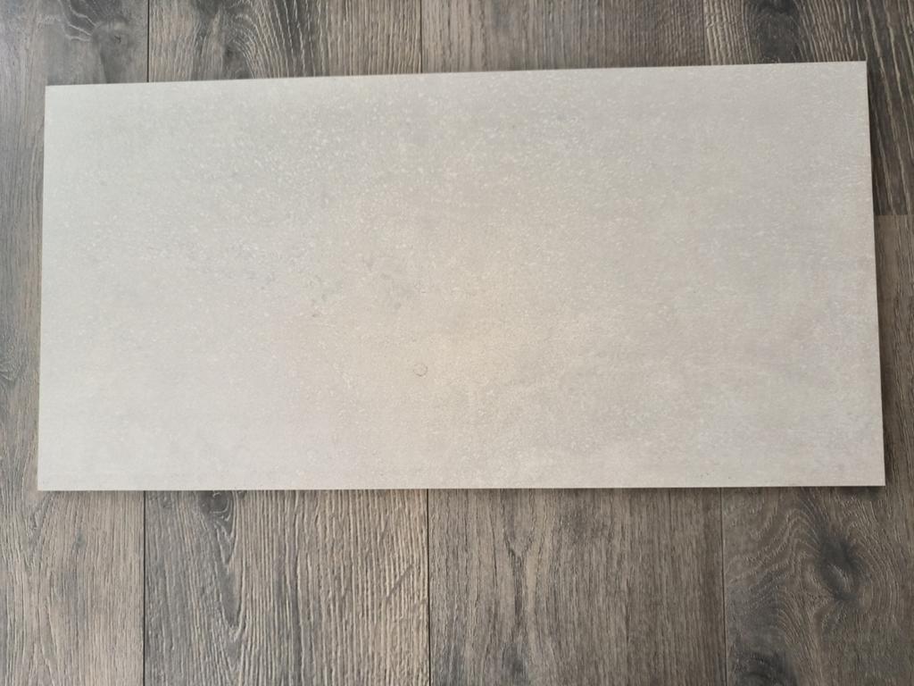 wandtegels licht grijs 30cmx60cmx0,9cm, Ophalen, Wandtegels, Zo goed als nieuw, 10 m² of meer