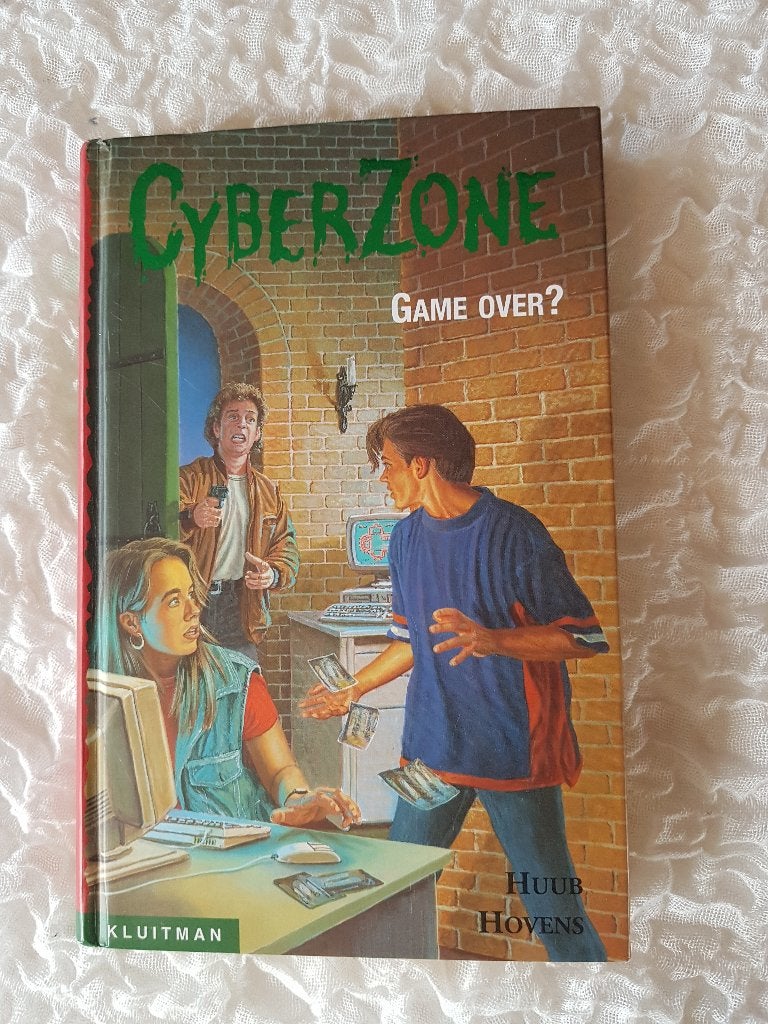 CYBERZONE GAME OVER, Ophalen of Verzenden, Zo goed als nieuw, HUUB HOVENS, Fictie