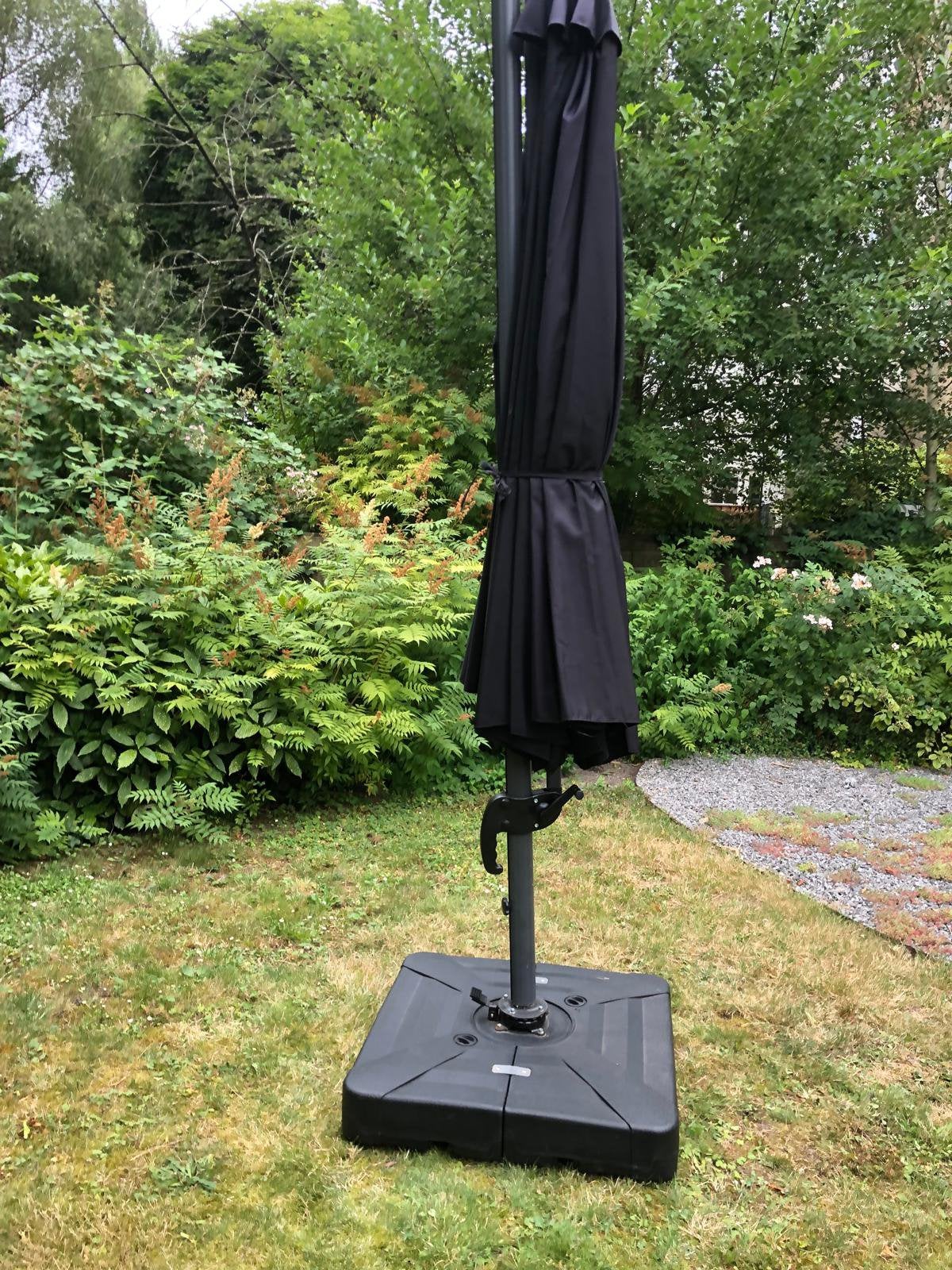 Mooie en grote parasol, Ophalen, Gebruikt, Kantelbaar, Zweefparasol