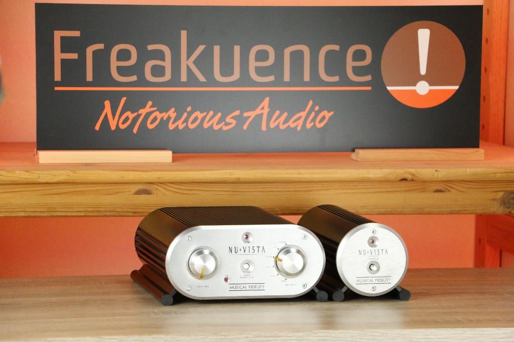 Musical Fidelity Nu-Vista 300 / NuVista Pre-amp. Hybride!, Audio, Tv en Foto, Versterkers en Receivers, Zo goed als nieuw, 120 watt of meer