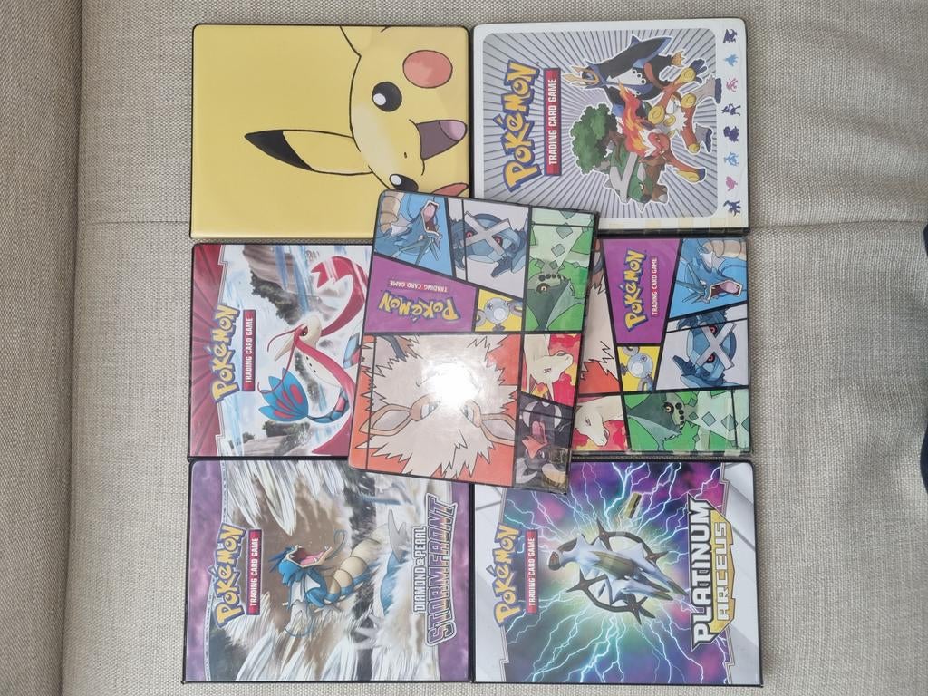 Oude verzameling pokemon kaarten tm 2010