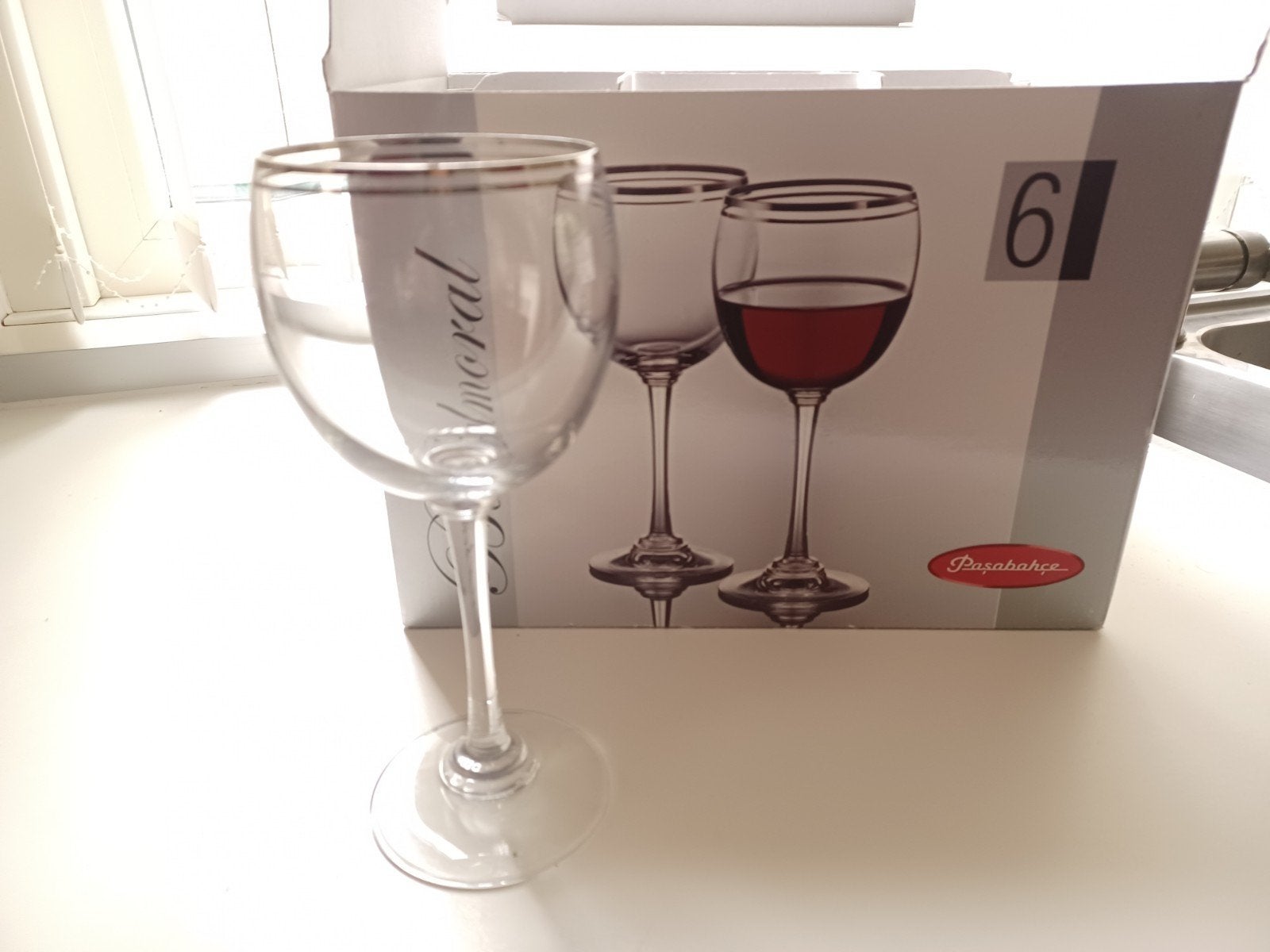 Balmoral Wijnglazen Set van 6 - Nieuw in Doos, Ophalen, Glas of Glazen, Nieuw, Glas