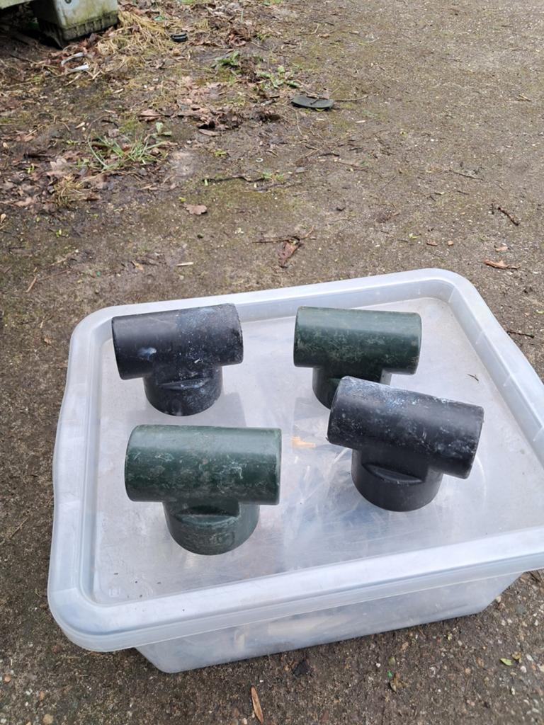 Door voer koppen, Tuin en Terras, Bloembakken en Plantenbakken, Ophalen, Rond, Minder dan 30 cm