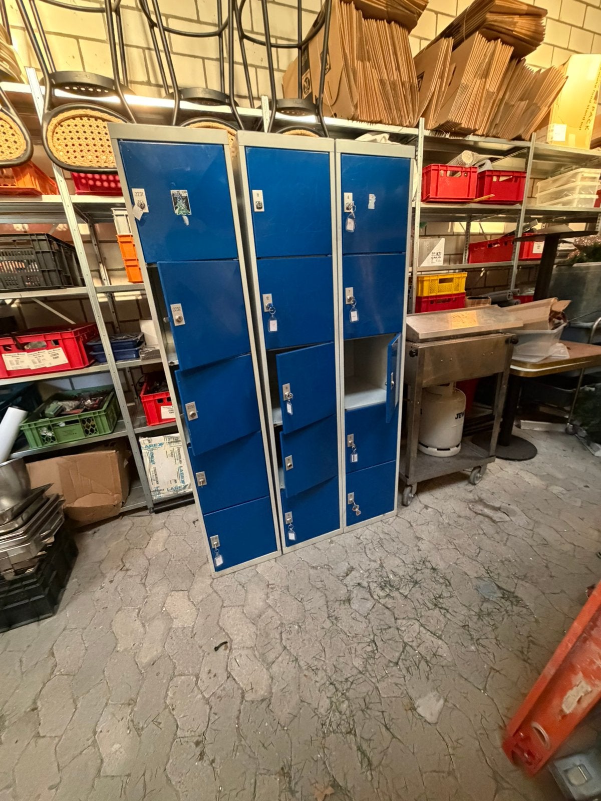 Blauwe metalen kluisjeskast met meerdere vakken, Huis en Inrichting, Ophalen, Gebruikt