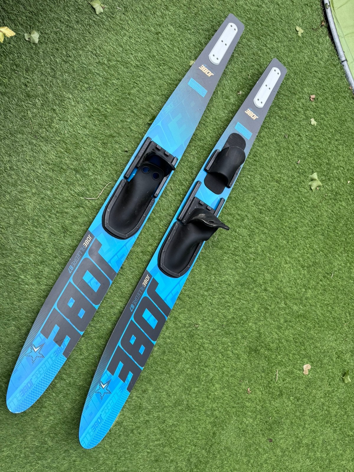 Jobe Allegre 67 waterskis, Ophalen, Zo goed als nieuw, 160 cm of meer, Waterski's