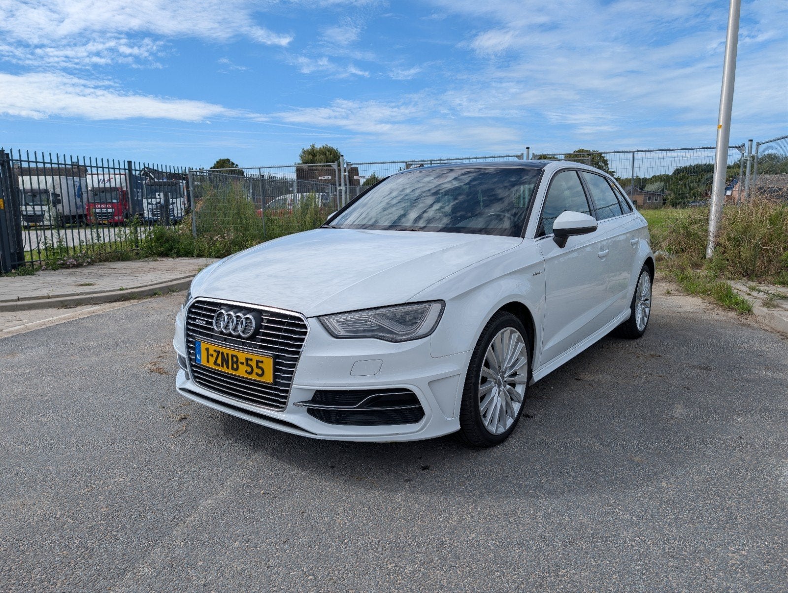 Audi A3 1.4 Tfsi 204pk E-tron S Tronic 2015 Wit met trekhaak, Bluetooth, Stof, 4 cilinders, Wit