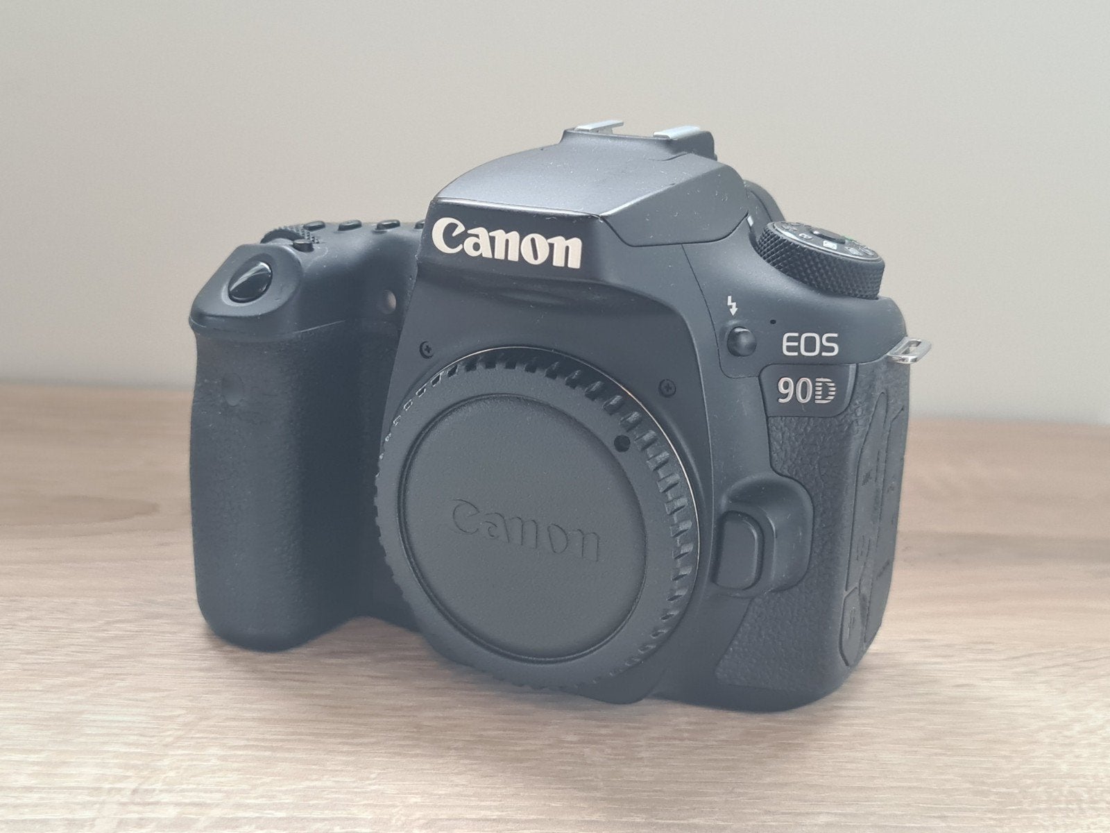 Canon 90D - nette staat, Spiegelreflex, Canon, Ophalen of Verzenden, Zo goed als nieuw
