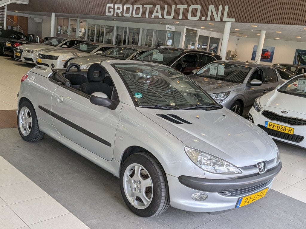 Peugeot 206 CC 1.6-16V NAP, Stuurbekrachtiging (bj 2002), Auto's, Peugeot, Voorwielaandrijving, Stof, Gebruikt, 4 cilinders