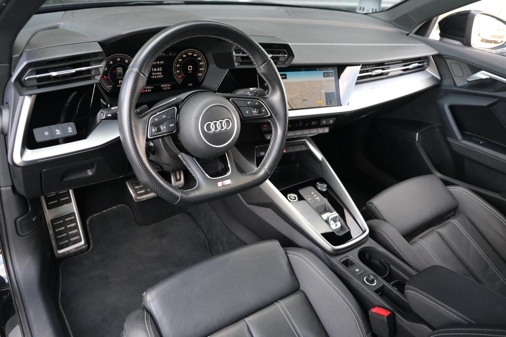 Audi A3 Limousine 35 TFSI S-Line Black Pack Leder Navi B&O C, 4 cilinders, 150 pk, 4 stoelen, Zwart