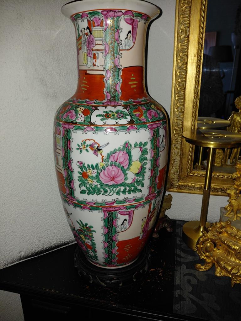 Grote Chinese porseleinen vaas op houten sokkel, Ophalen of Verzenden