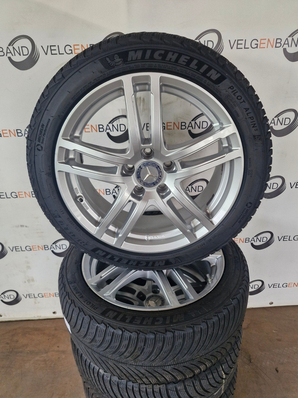 Winterset Mercedes C klasse 225 45 18 5x112 66.5 winterband, 18 inch, Gebruikt, Dezent, .