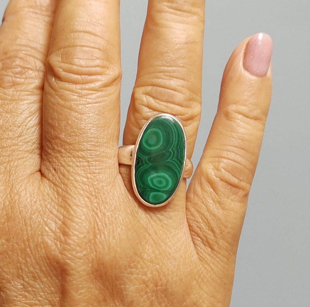 925 zilveren ring met natuurlijke Malachiet steen, 18 tot 19, O.T., Nieuw, Ophalen of Verzenden