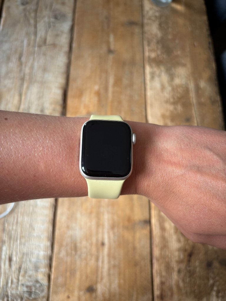 Apple Watch SE 40mm serie 2, Sieraden, Tassen en Uiterlijk, Smartwatches, Ophalen, Gebruikt, Apple Watch ⌚️, IOS
