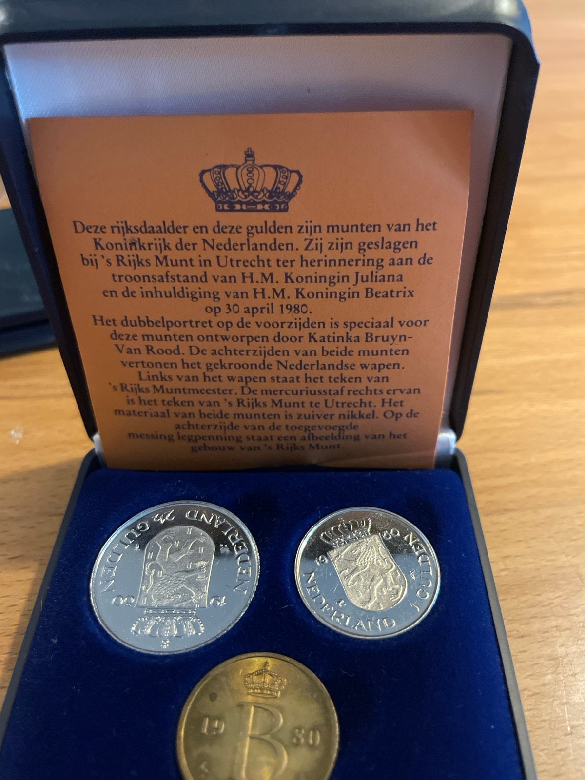 Rijksdaalder, gulden en legpenning inhuldiging Beatrix, Ophalen of Verzenden, Koningin Beatrix, Overige waardes, Setje