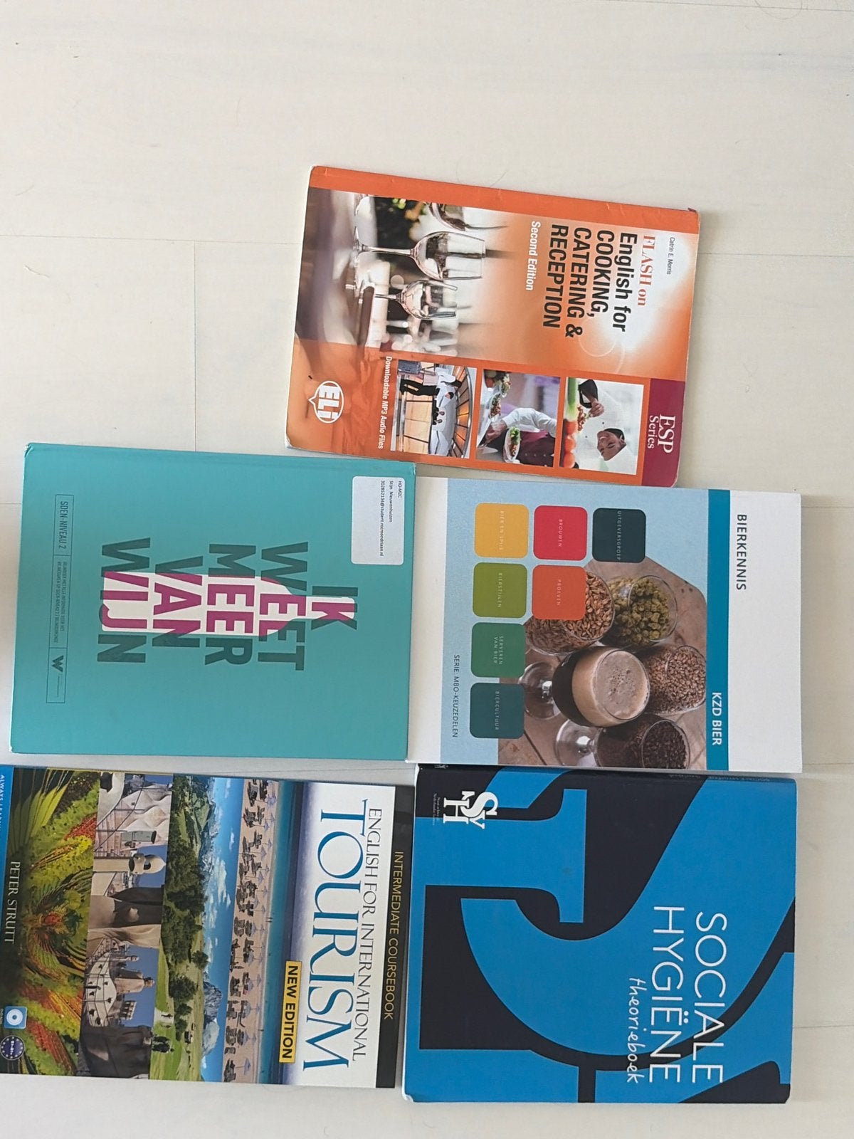 set Horeca Studieboeken(SDEN 2, SVH, Bier, Engels), Boeken, Ophalen of Verzenden, Zo goed als nieuw, Overige niveaus, Engels