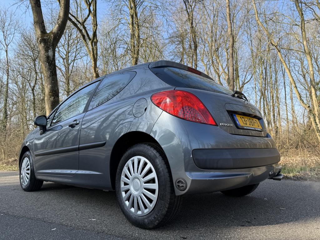 Peugeot 207 1.4 VTi Look |+ NW APK | Gas G3 | Airco | 3Drs |, Auto's, Gebruikt, Metallic lak, 49 €/maand, Origineel Nederlands