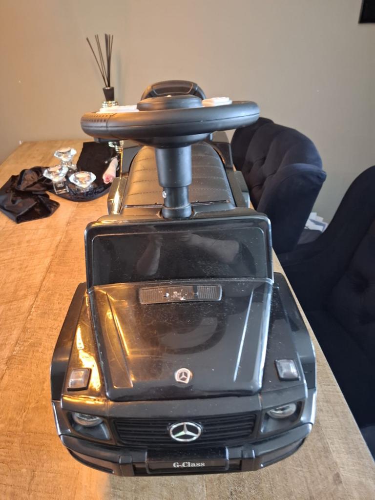 Zwarte Loopauto, Kinderen en Baby's, Ophalen of Verzenden, Gebruikt