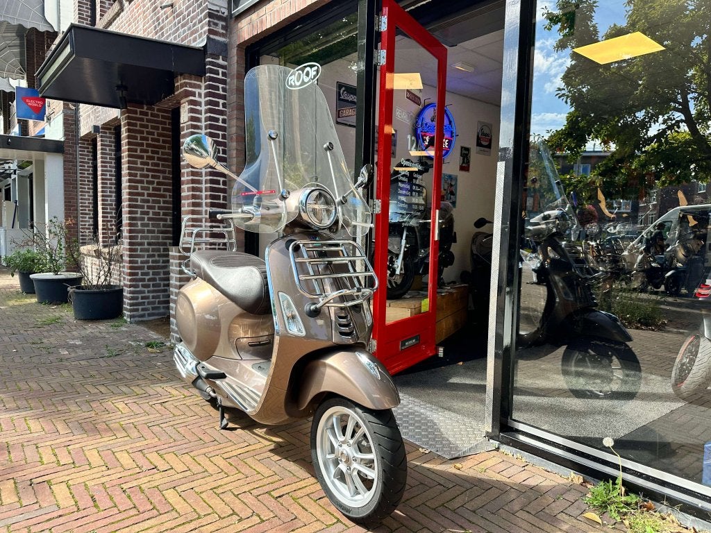 Piaggio Vespa Primavera Touring 25 3V IGET snorscooter E4, Gebruikt, Overige modellen, Niet ingevuld, Benzine