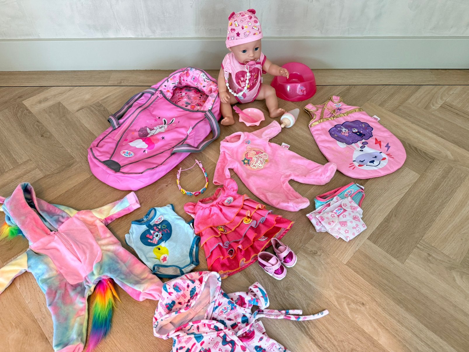 Baby Born pop compleet met veel accessoires, Ophalen of Verzenden, Gebruikt