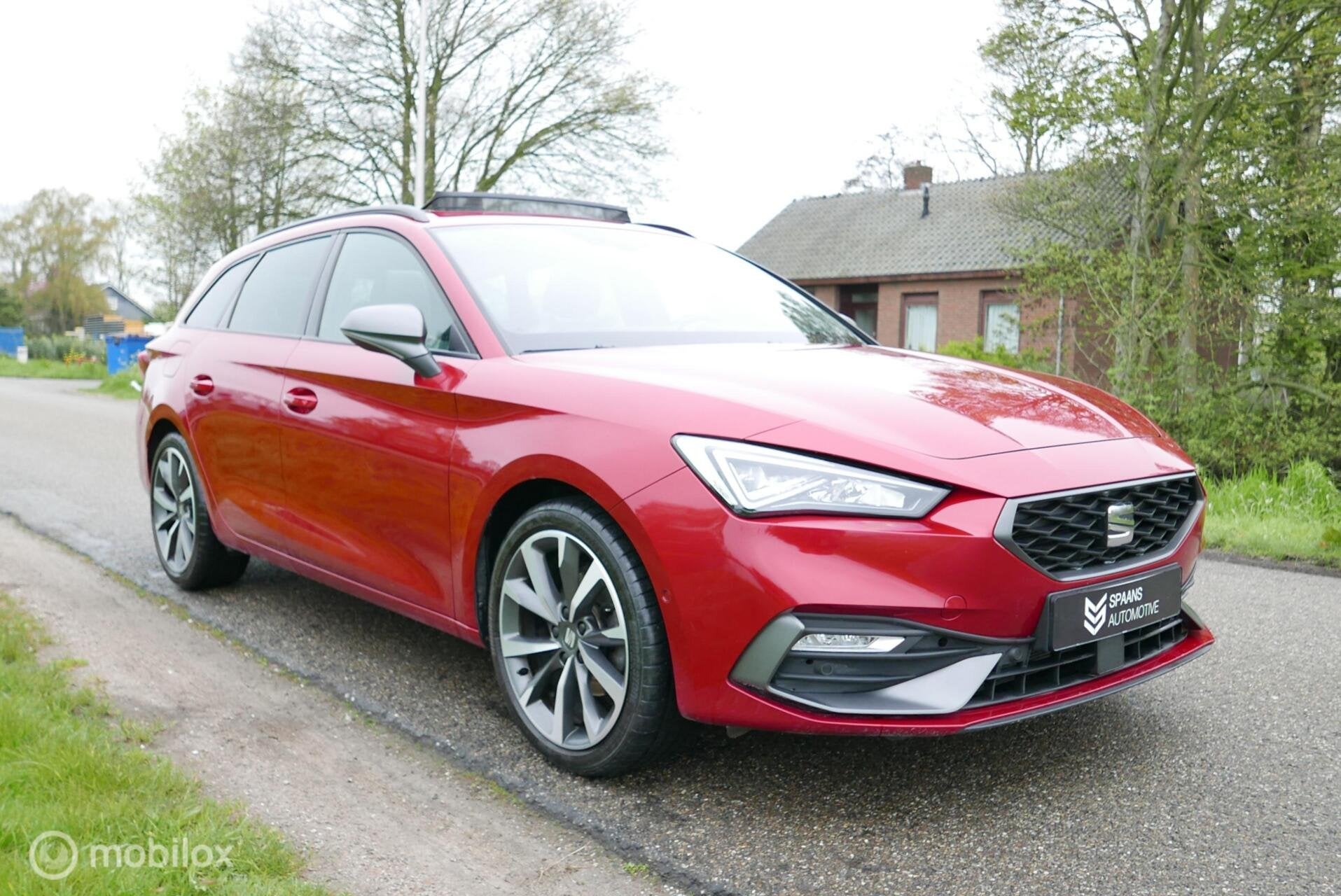 Seat Leon Sportstourer 1.5 eTSI DSG FR / Pano / Cam / Navi, 4 cilinders, Leon, 1324 kg, 66 €/maand