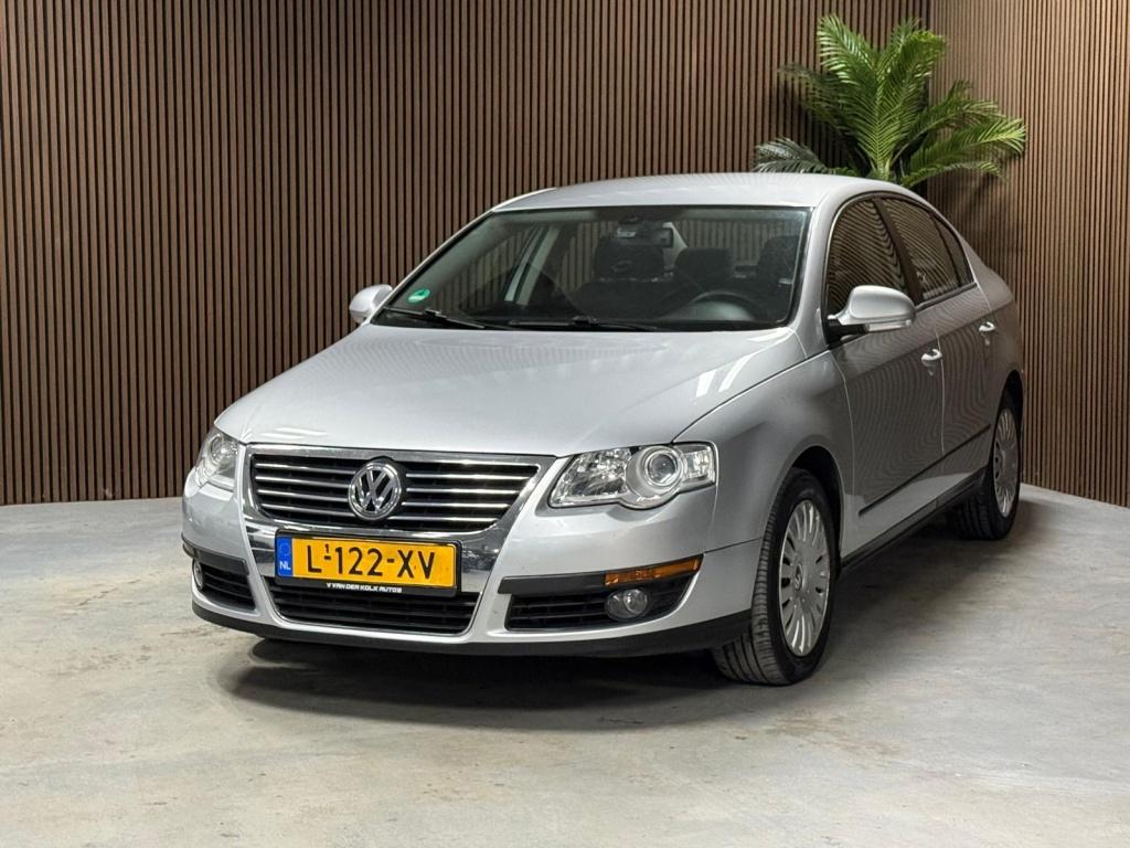 Volkswagen Passat 2.0 FSI Trendline (bj 2005), Auto's, Voorwielaandrijving, 730 kg, Gebruikt, 4 cilinders