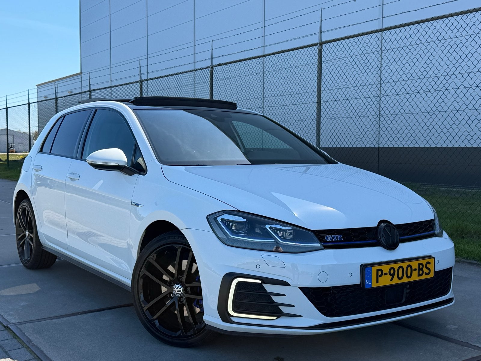 Volkswagen Golf 1.4 GTE 204pk DSG 2019 HighLine GTI-editie, Auto's, Zwart, Wit, 1395 cc, 149 pk