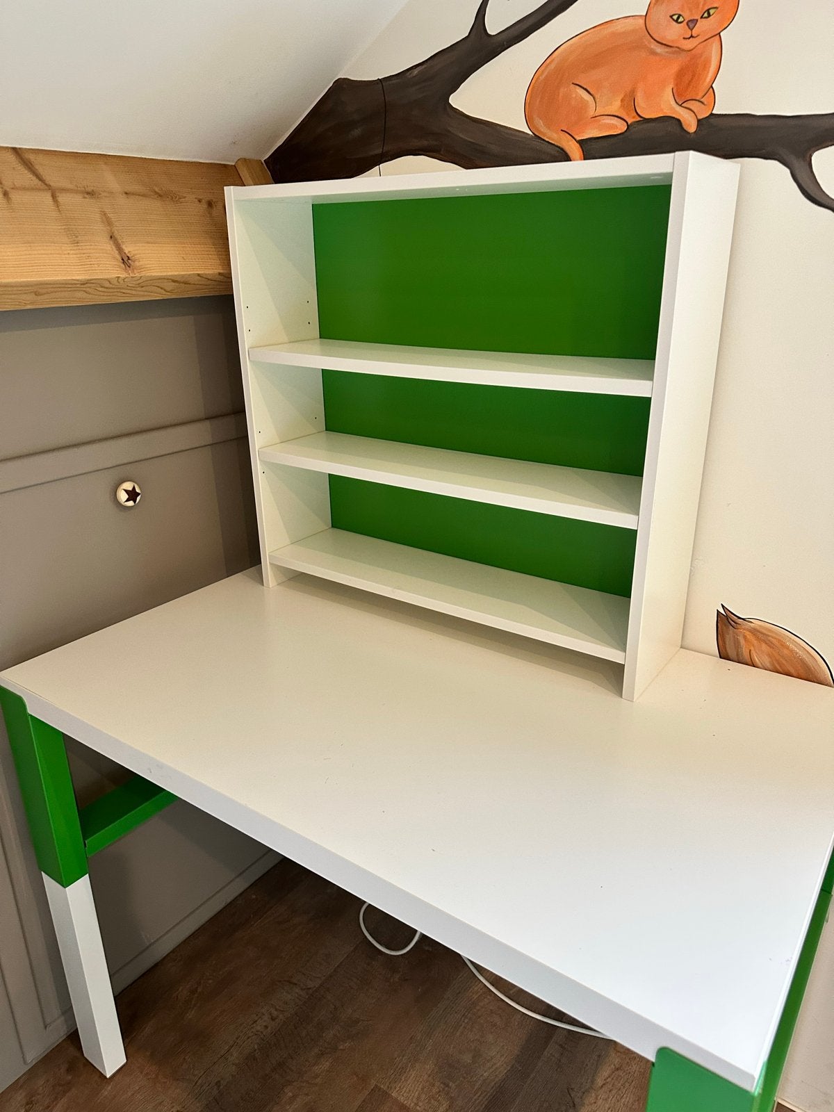 Bureau met opzetkastje - wit/groen (ikea), Ophalen, Met plank(en), Gebruikt, 100 tot 150 cm