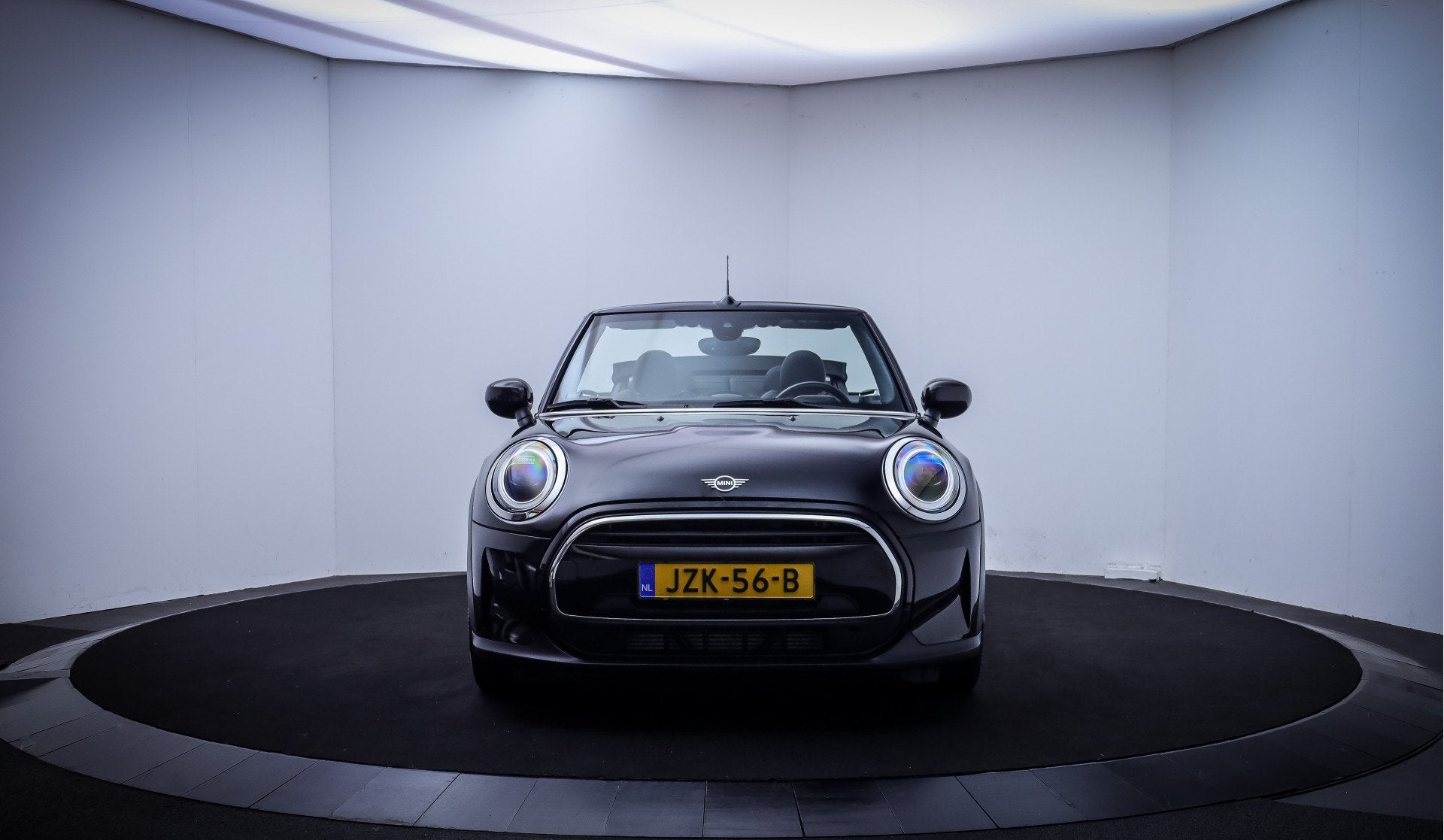 MINI Cabrio 1.5 Aut. Cooper FULL LED | CAMERA | SFEER VERL., Gebruikt, Zwart, Cabriolet, 4 stoelen