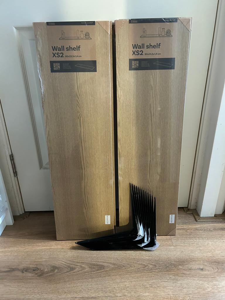 Nieuwe wandplanken (6 stuks) met zwarte dragers (12 stuks), Ophalen of Verzenden, Nieuw