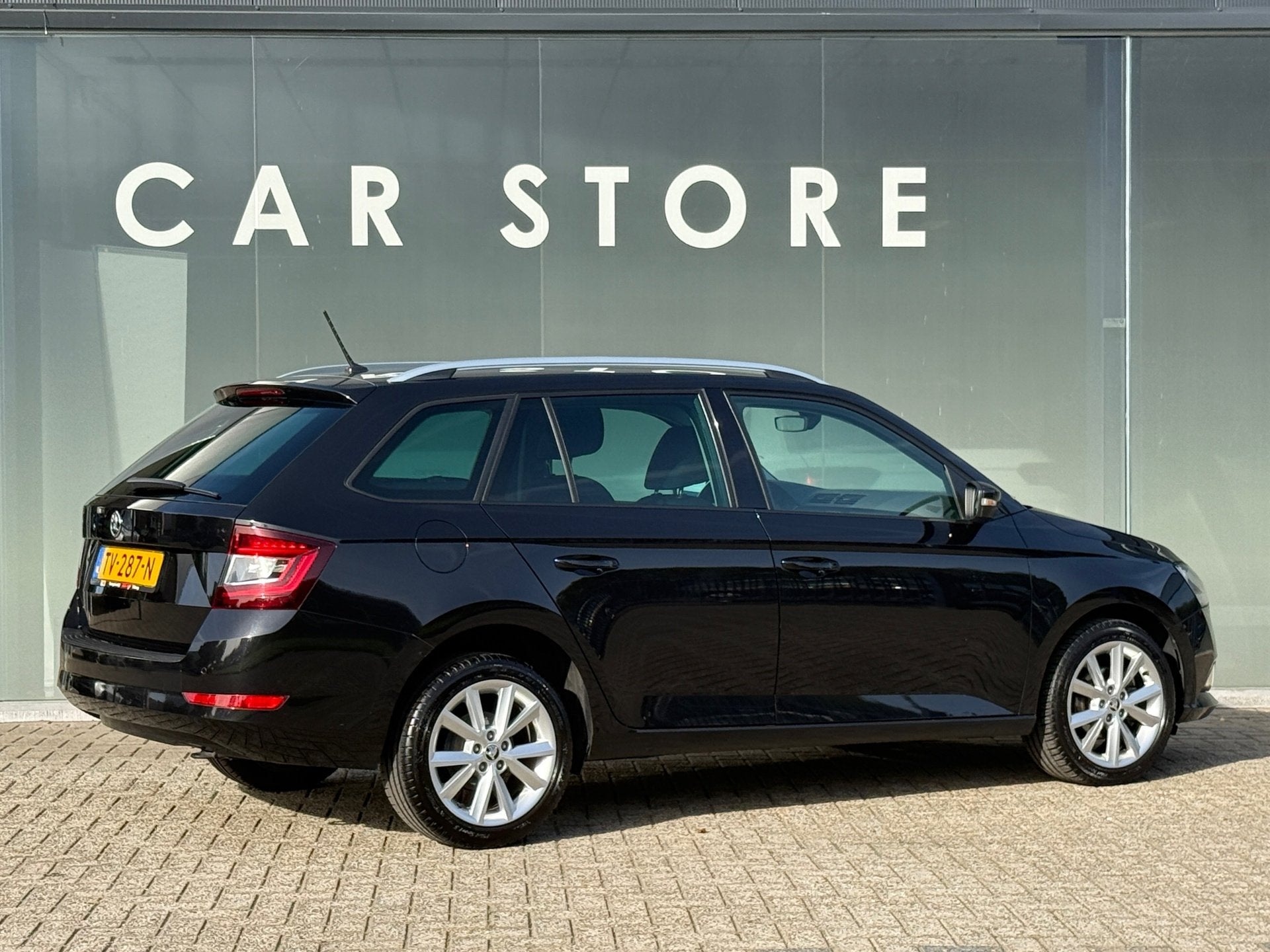 Skoda Fabia Combi 1.0 TSI 95PK Clever Navi|Carplay|PDC|16 In, Auto's, Voorwielaandrijving, Dealer onderhouden, Stof, Gebruikt