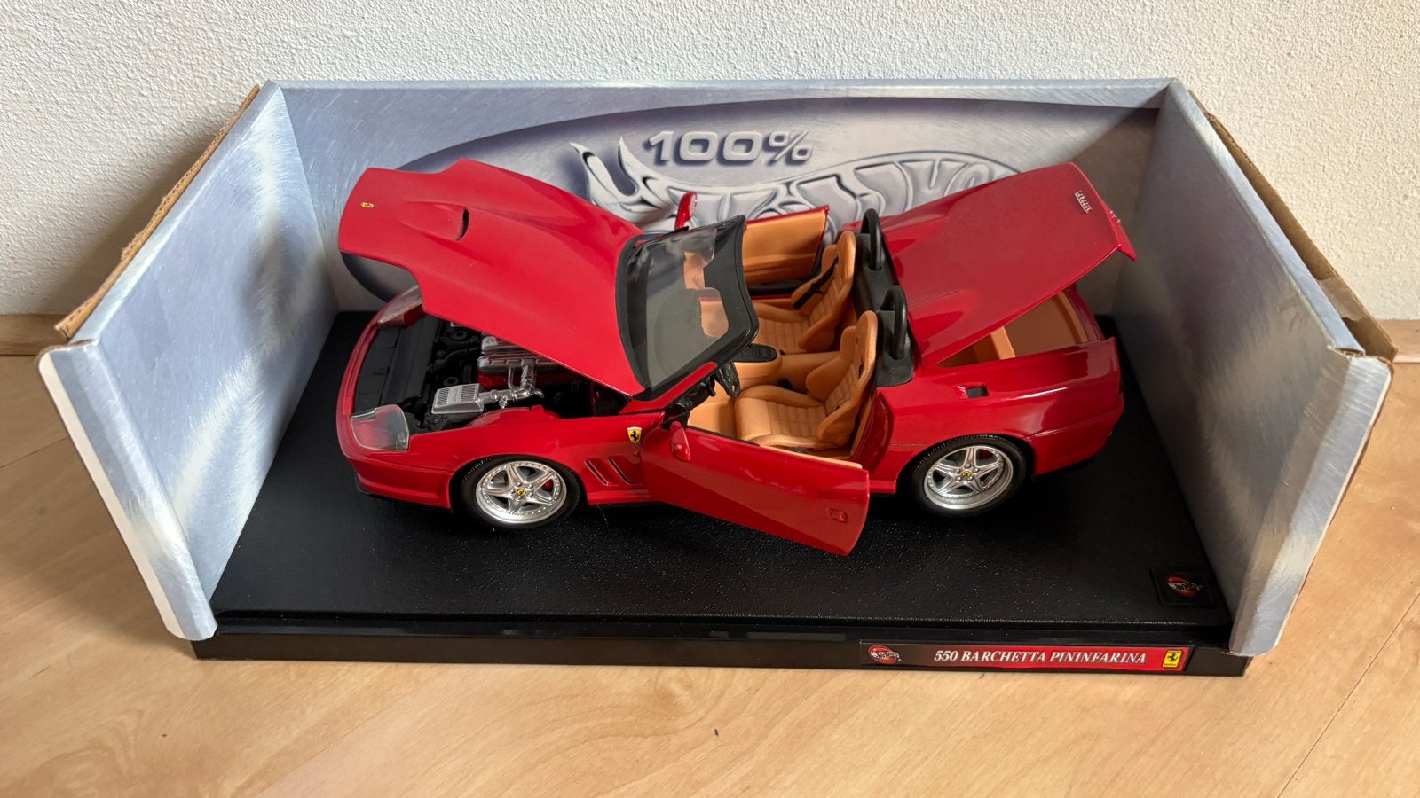 Hot Wheels Ferrari 550 Barchetta Pininfarina 1:18, Hobby en Vrije tijd, Ophalen of Verzenden, Zo goed als nieuw, Auto, Hot Wheels