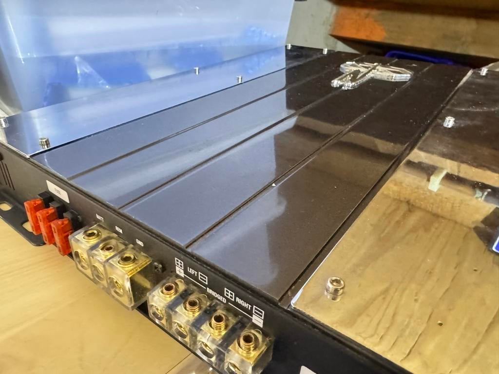 Ground zero Krachtige Car Audio Versterker Zo goed als nieuw, Auto diversen, Ophalen of Verzenden, Zo goed als nieuw