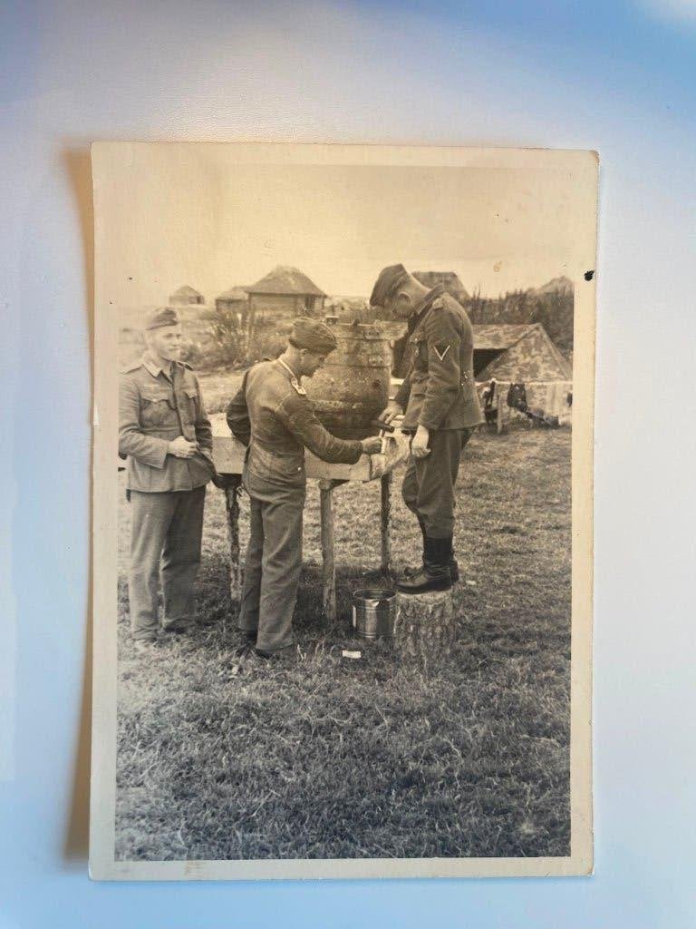 WO2 Foto – Duitse Soldaten in Veldkamp / Wassen & Bivak, Verzamelen, Militaria | Tweede Wereldoorlog, Ophalen of Verzenden, Nederland