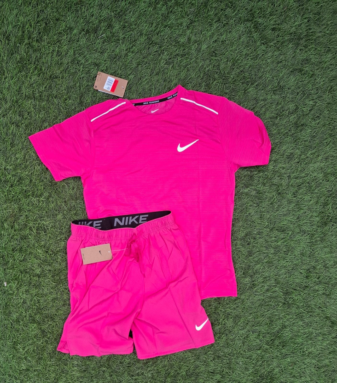 Nike Miller Roze Hardloopset - T-shirt & Short, Maat 52/54 (L), Nike, Nieuw, Ophalen of Verzenden