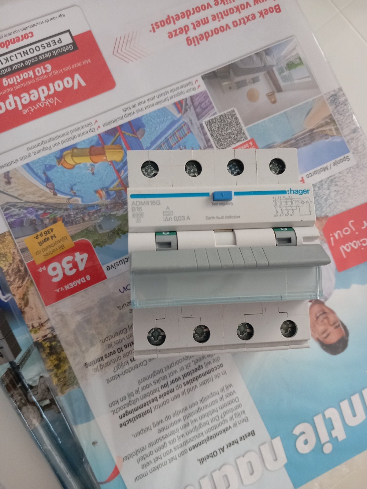Hager ADM416G Aardlekautomaat B16 0.03A, Doe-het-zelf en Verbouw, Elektra en Kabels, Ophalen