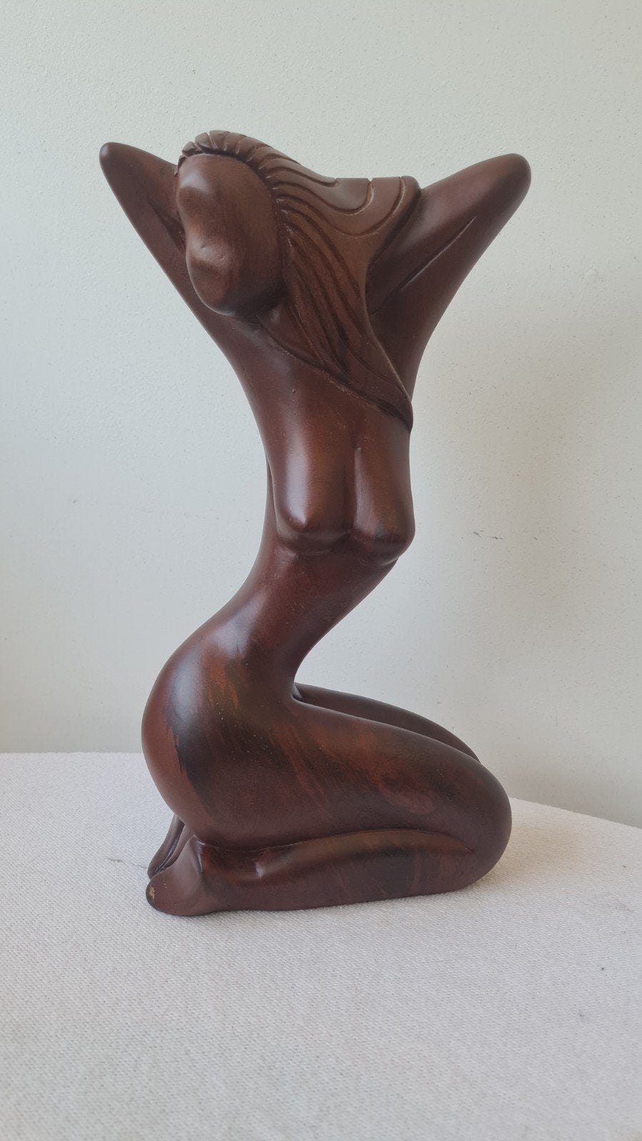 Balinees art deco beeld vrouw hout jaren 60, Oceanië, Houtsnijwerk, Handgemaakt, Art deco