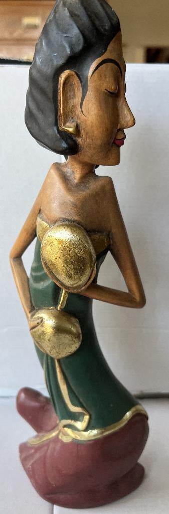 Polichroom beeldje van een balinese danseres 33cm, Handgemaakt, Ophalen of Verzenden, 20 - 50 cm, Beeld