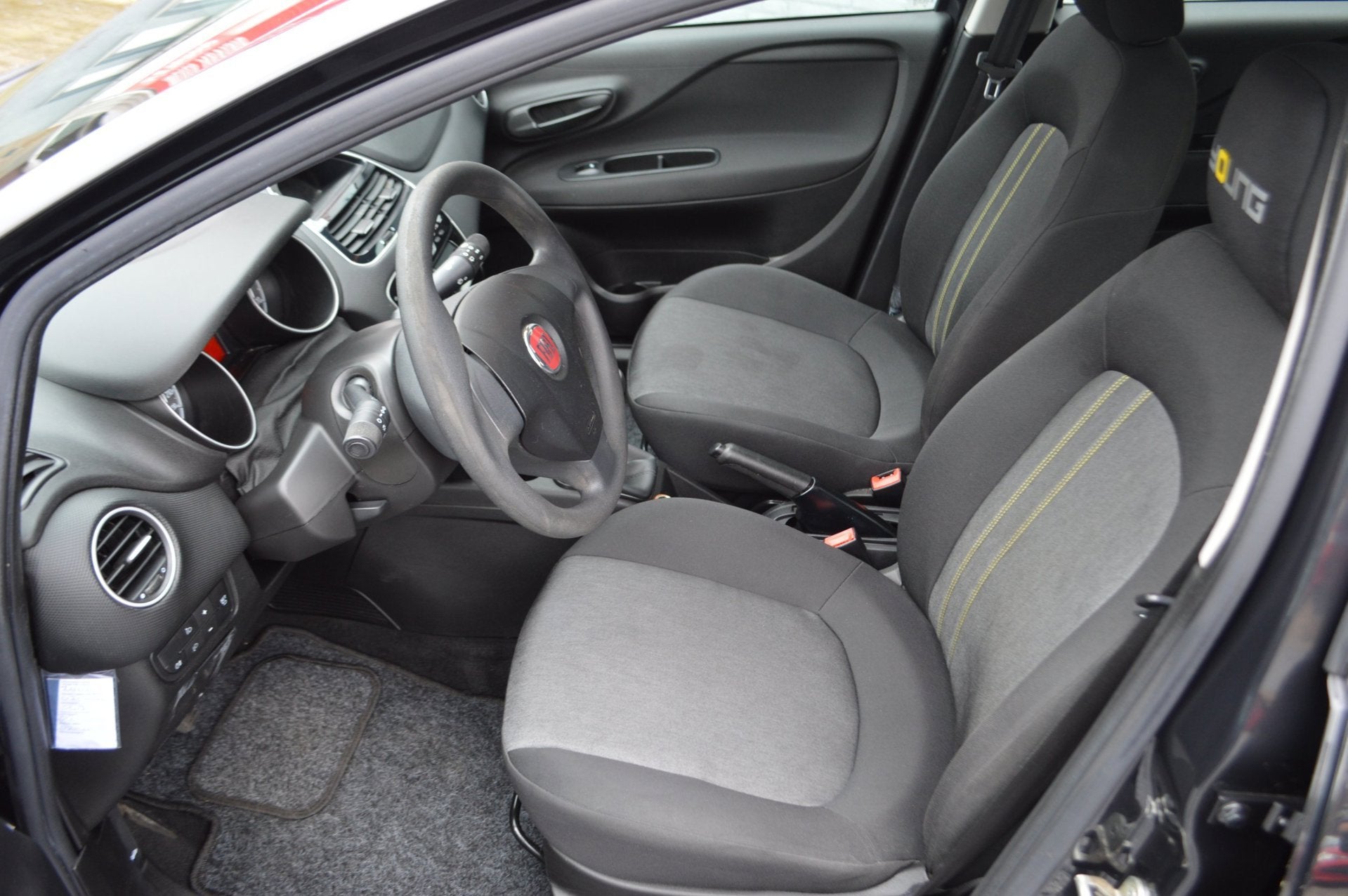 Fiat Punto Evo 0.9 TwinAir Young Airco 5Drs Stuurbekrachtigi, Auto's, Fiat, Voorwielaandrijving, Gebruikt, Euro 6, Origineel Nederlands