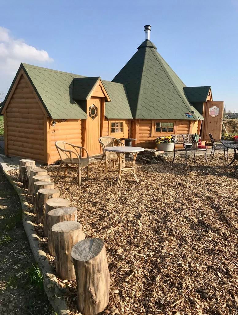 Grote Finse Kota met uitbouw te koop, Ophalen, Schuur