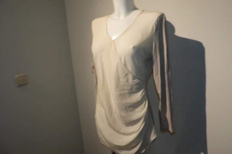 Marccain top zijde voorkant in punt overslag vast room N5/42, Kleding | Dames, T-shirts, Overige kleuren, Verzenden, Maat 42/44 (L)