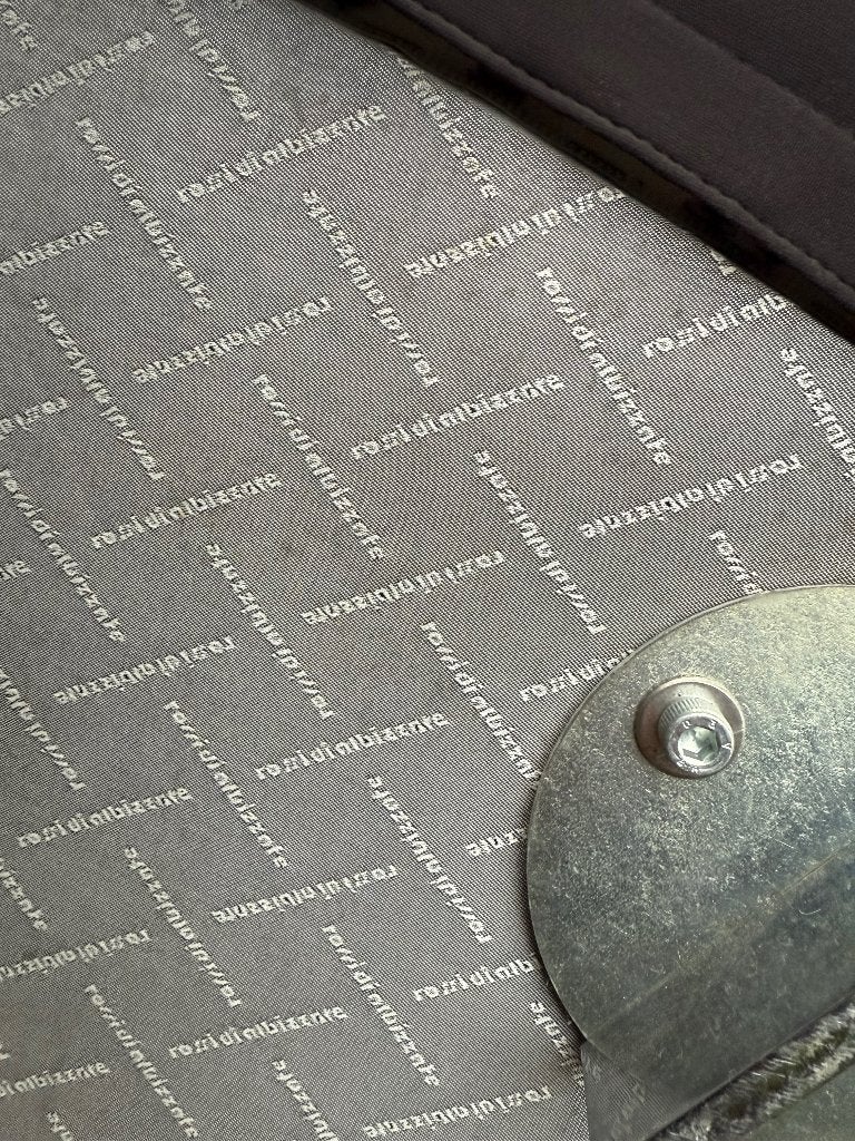 Reuzenpoef, voetenbank, Zit-ei, Italiaans Design Matteo Thun, Huis en Inrichting, Ophalen, 125 cm of meer, Overige materialen