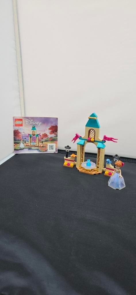 LEGO Disney 43198 Anna's Kasteelbinnenplaats, Compleet, Lego, Ophalen of Verzenden, Zo goed als nieuw