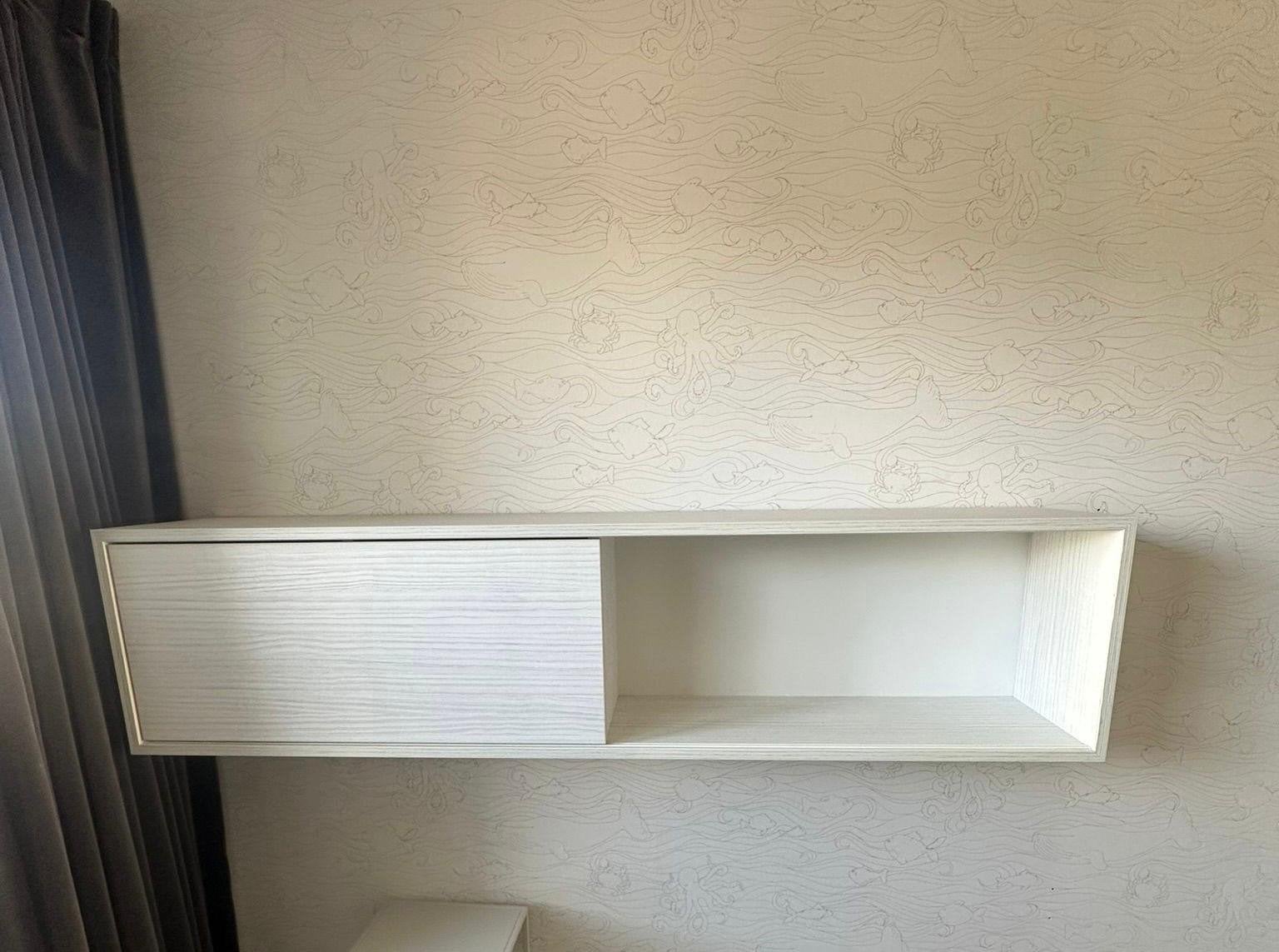 Witte wandkast met schuifdeur en ophangsysteem, Huis en Inrichting, Kasten | Overige, Gebruikt, Ophalen