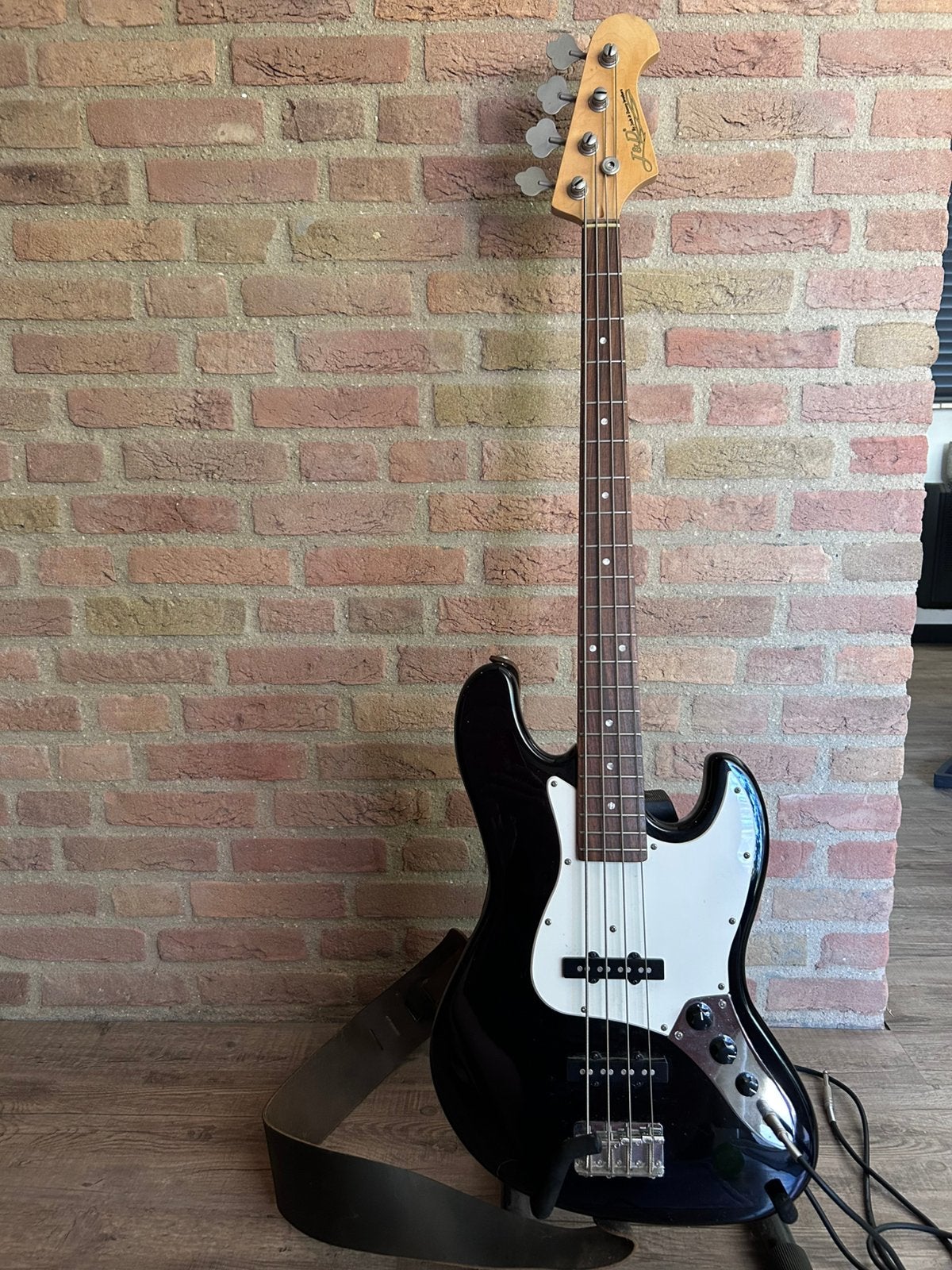 J&D Jazz Bass 4-snarige basgitaar – zwart, Ophalen, Zo goed als nieuw