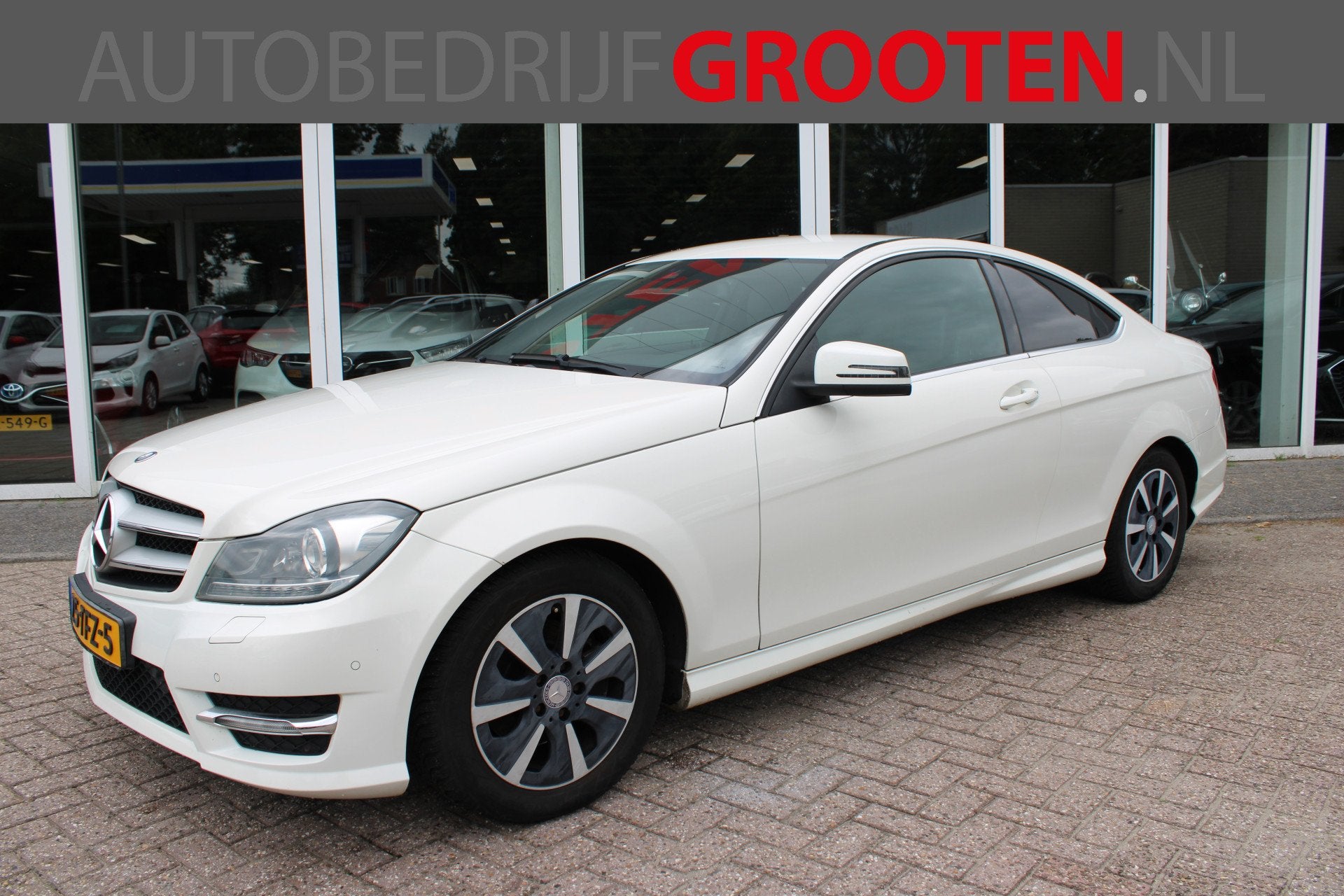 Mercedes-Benz C-Klasse Coupé LEDER / Xenon 180 (bj 2012), Euro 5, Achterwielaandrijving, Zwart, 4 stoelen