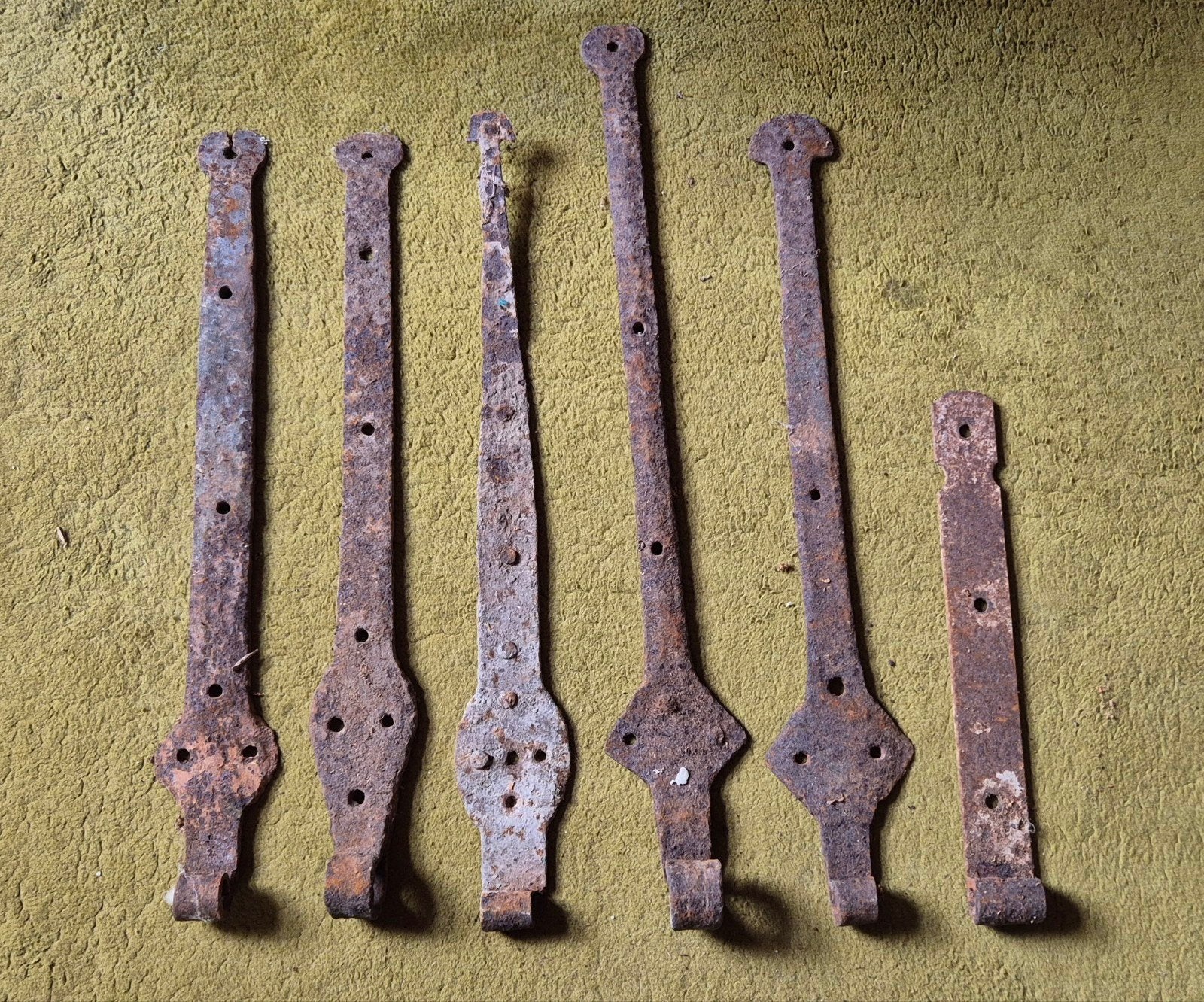 6 antieke smeed ijzeren scharnieren, bandhengsels, Ophalen of Verzenden, Gebruikt, IJzer, Scharnier