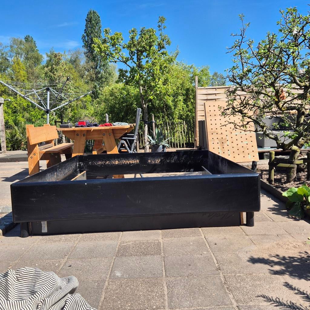 Waterbed ombouw MDF zwart met metalen poten 180x210, Gebruikt, 210 cm, Tweepersoons, Ophalen of Verzenden
