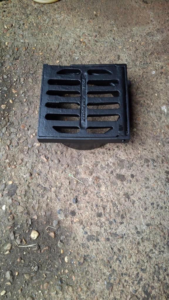 Straatkolk, putdeksel, Doe-het-zelf en Verbouw, Buizen en Afvoer, Ophalen, Zo goed als nieuw, Minder dan 2 meter, 80 mm of meer